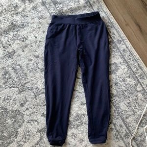 Lululemon cropped jogger size 4